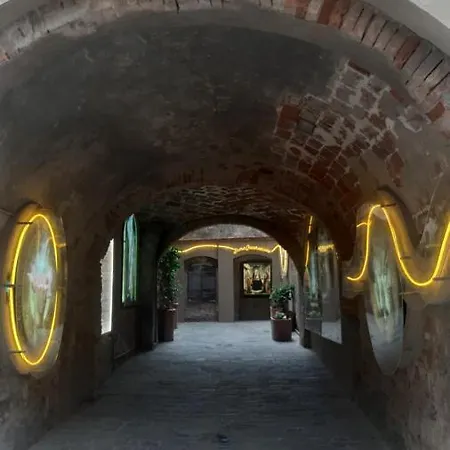 Il Paradiso Sopra Le Nuvole Peccioli
